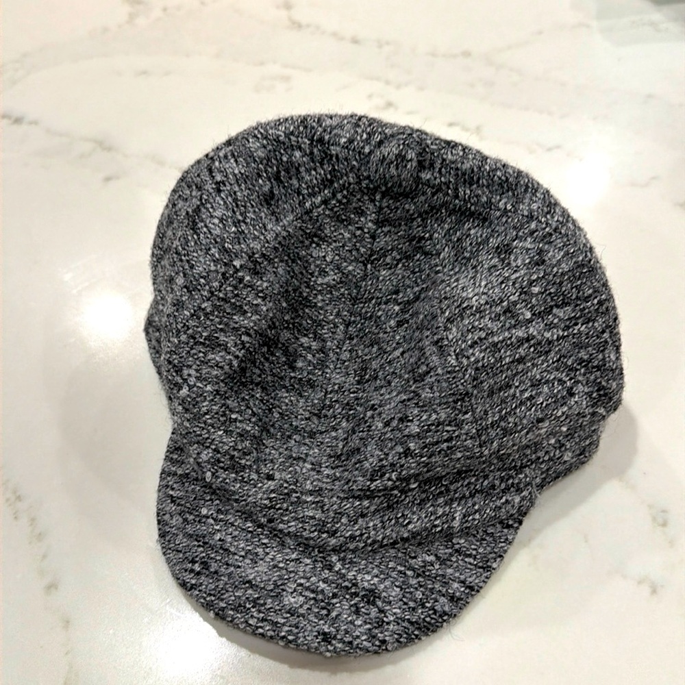Grey tweed hat